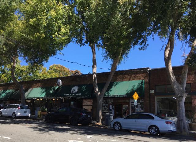 Photo of shops on Hopkins Street